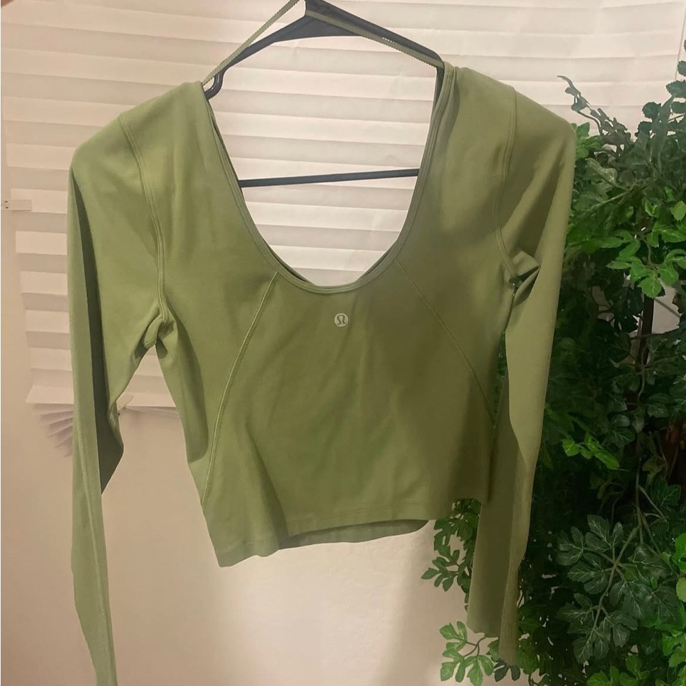 Lululemon size 4